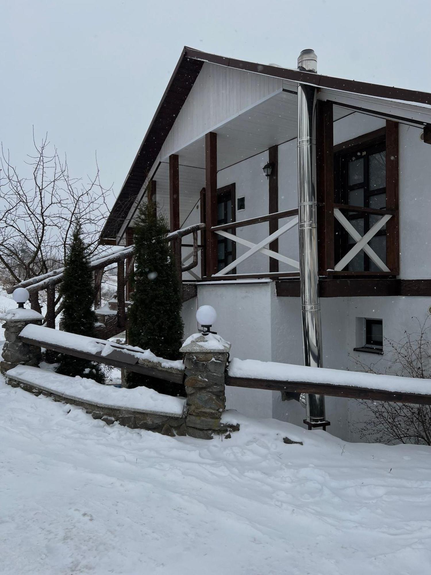 Готельно-Ресторанний Комплекс Кичера Volovets Exteriör bild